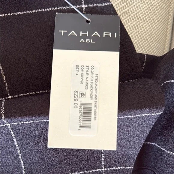 Tahari ASL skirt suit - Picture 4 of 5